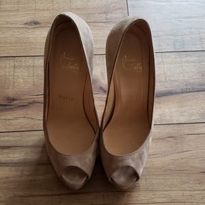Pre owned Christian Louboutin pumps